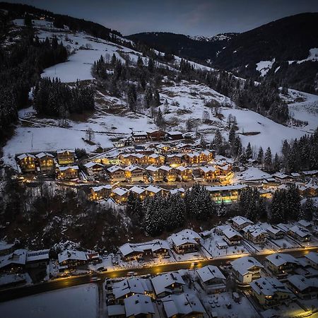 Alpenparks Apartment & Ferienresort Rehrenberg フィーホーフェン エクステリア 写真