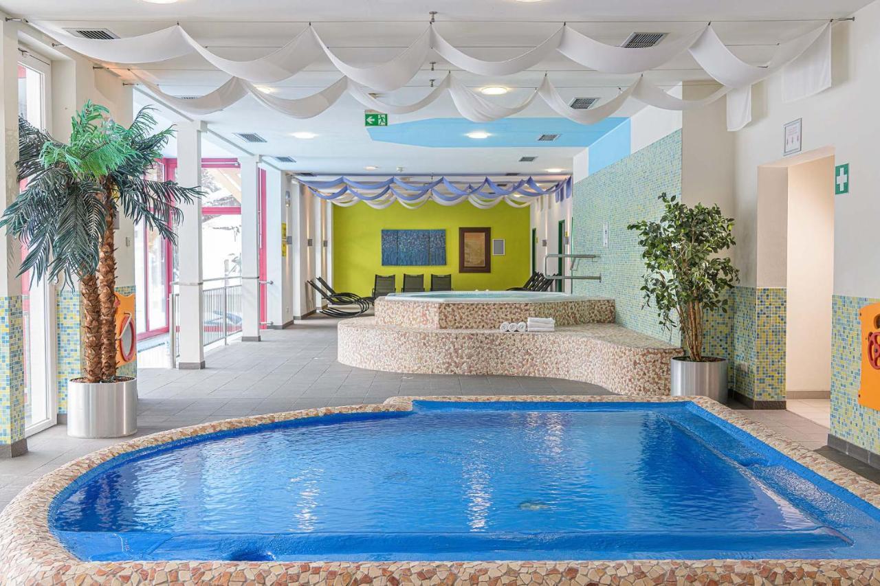 Alpenparks Apartment & Ferienresort Rehrenberg フィーホーフェン エクステリア 写真