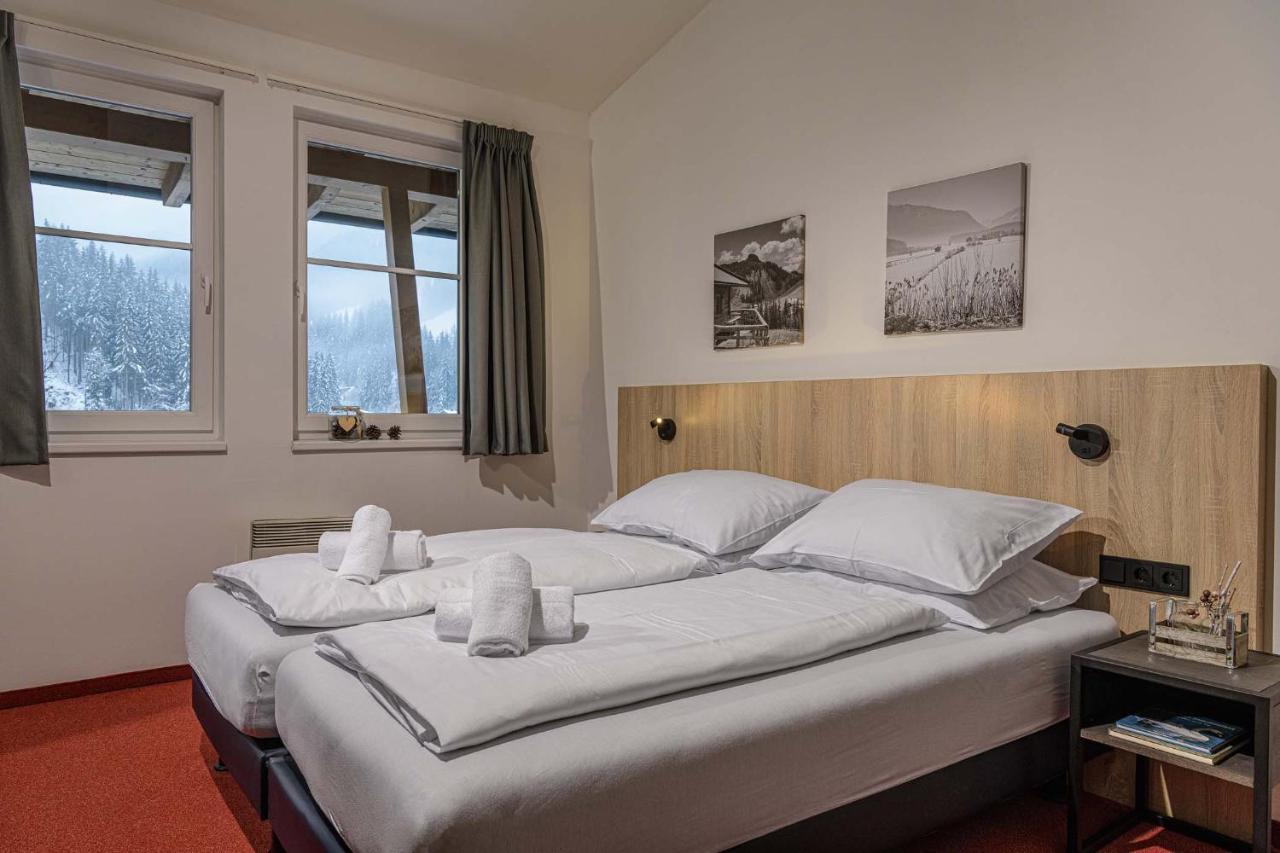 Alpenparks Apartment & Ferienresort Rehrenberg フィーホーフェン エクステリア 写真