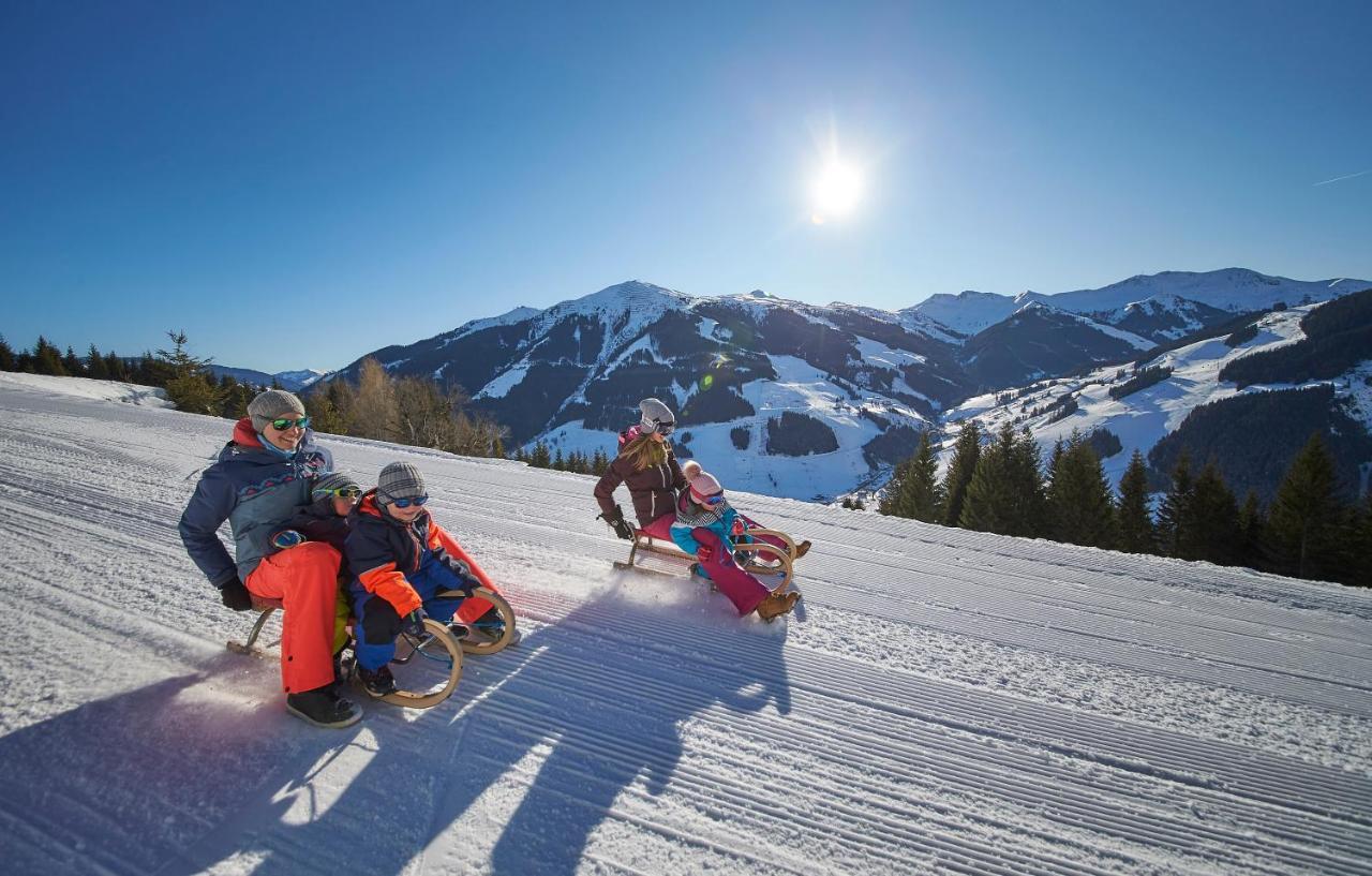 Alpenparks Apartment & Ferienresort Rehrenberg フィーホーフェン エクステリア 写真