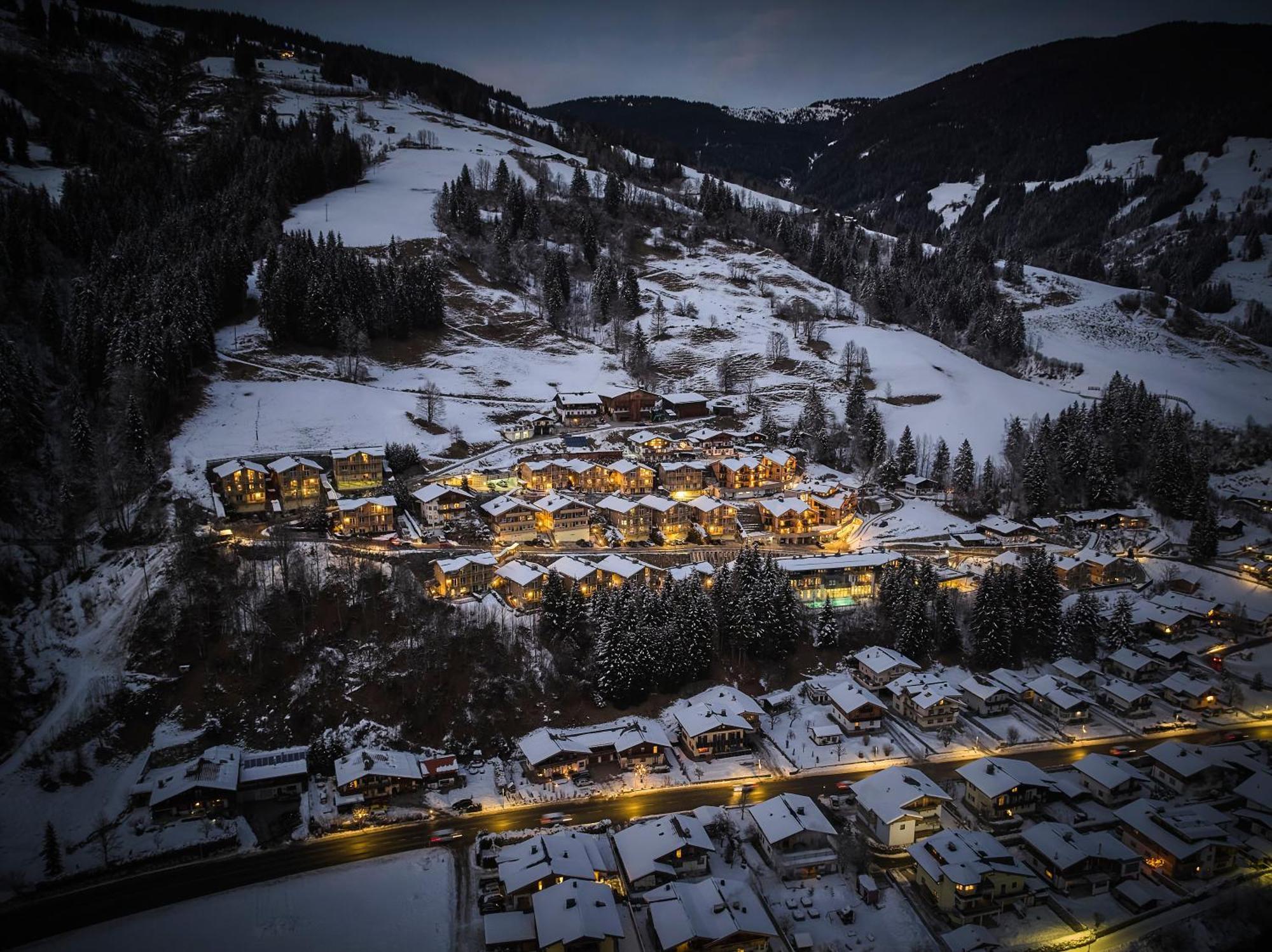 Alpenparks Apartment & Ferienresort Rehrenberg フィーホーフェン エクステリア 写真