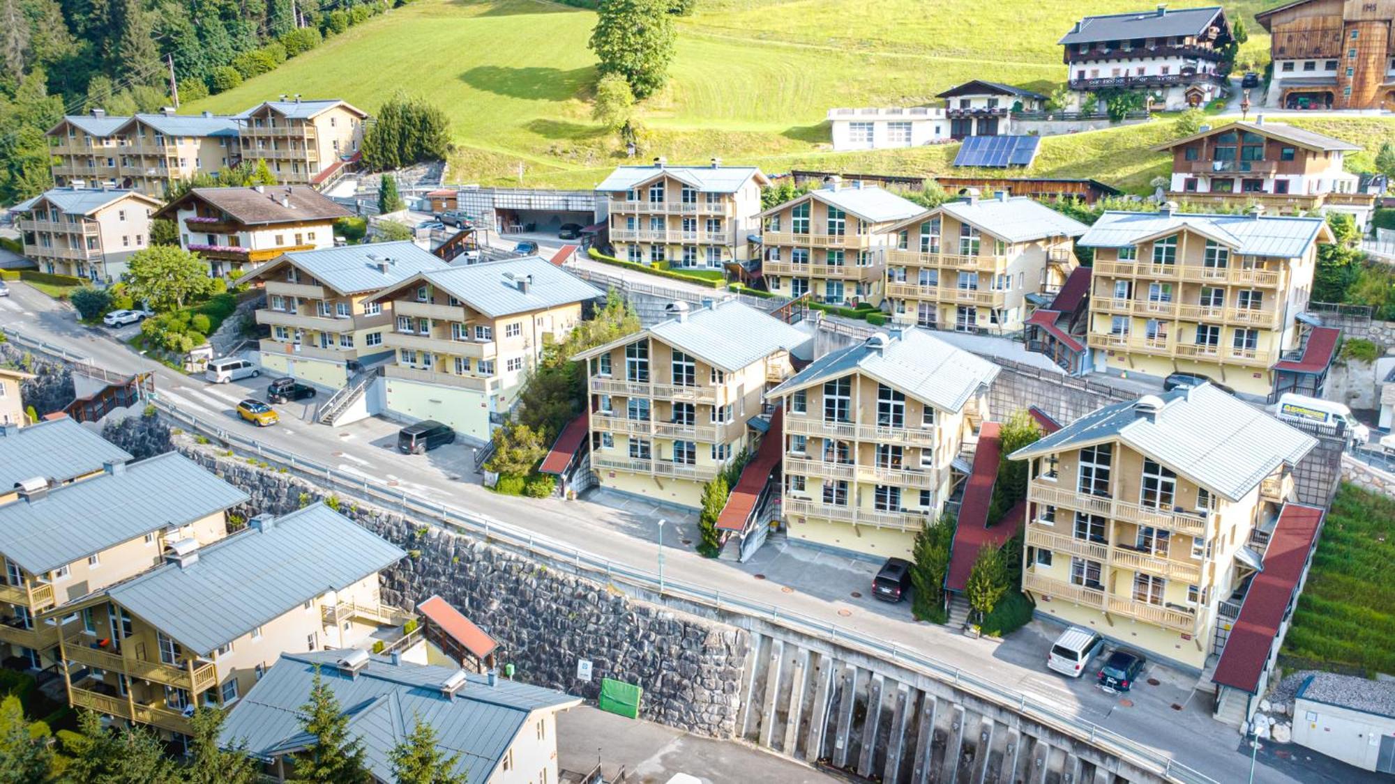 Alpenparks Apartment & Ferienresort Rehrenberg フィーホーフェン エクステリア 写真